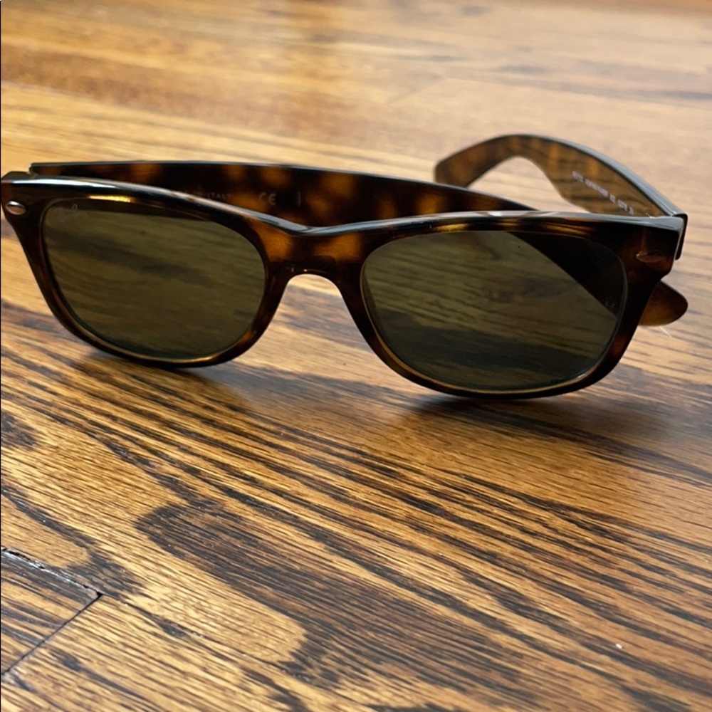 Ray Ban New Wayfarer women’s sunglasses